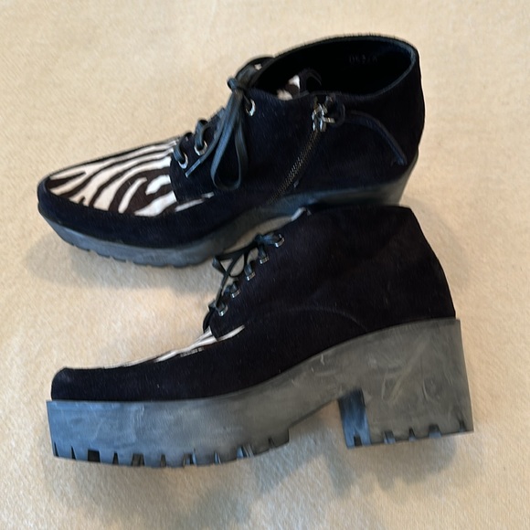 Miu Miu black and cream suede and pony hair lace up ankle boots size 36 - Picture 2 of 7